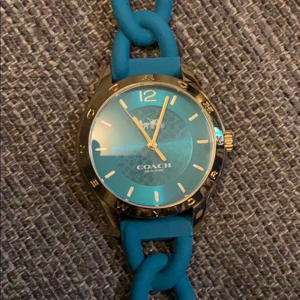 Coach watch, smooth rubber strap